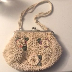 Small bag with kisslock closure